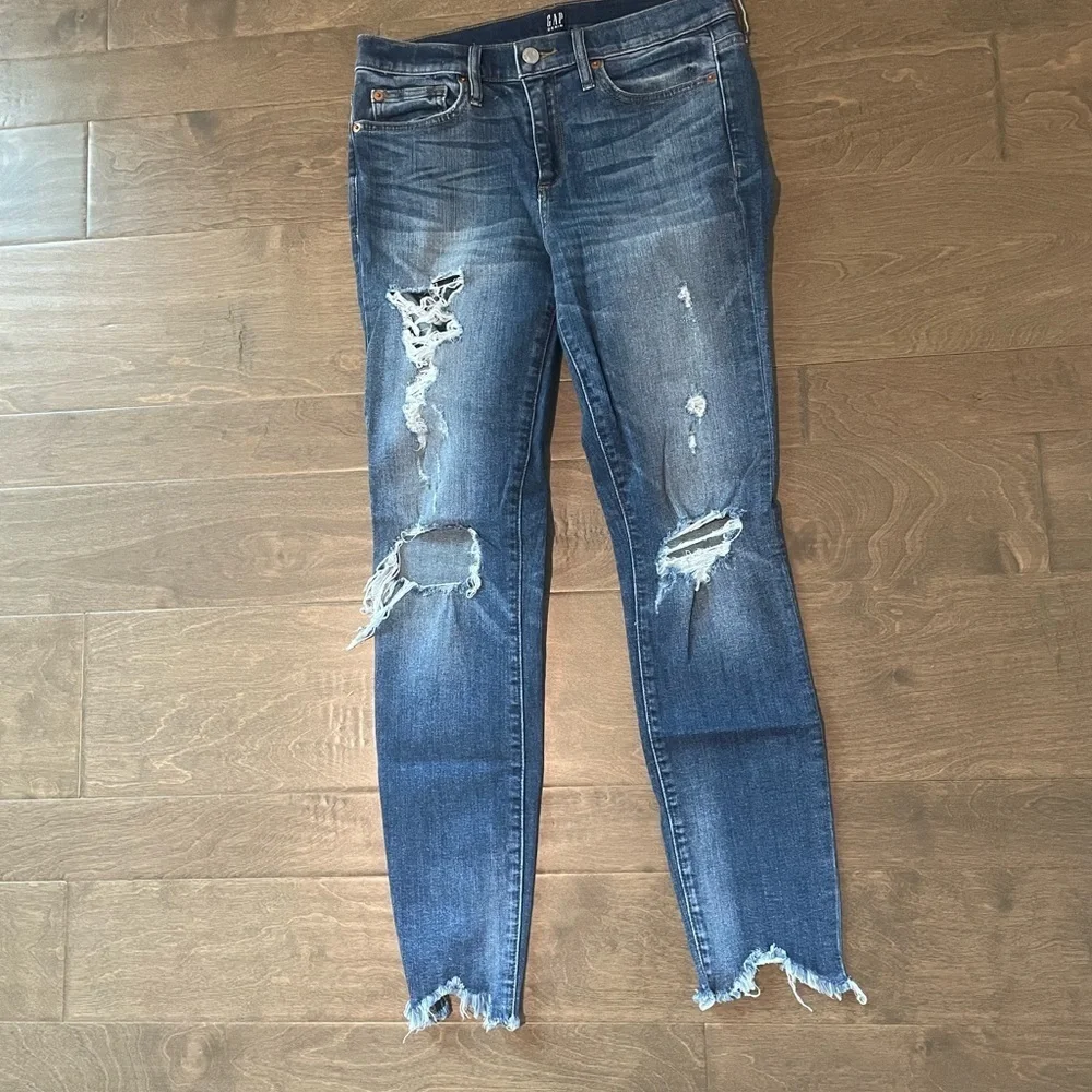 Women’s Gap Skinny Jeans distressed jeans Gap True Skinny stretch size 29 reg